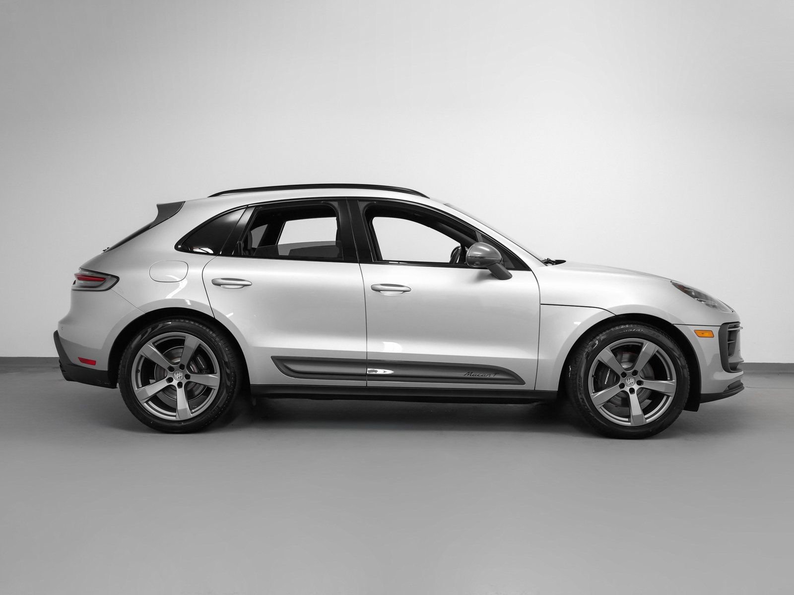 New 2025 Porsche Macan Turbo image 12