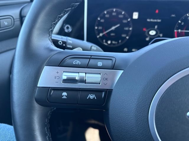 Certified 2025 Hyundai Tucson Limited AWD/4WD image 26