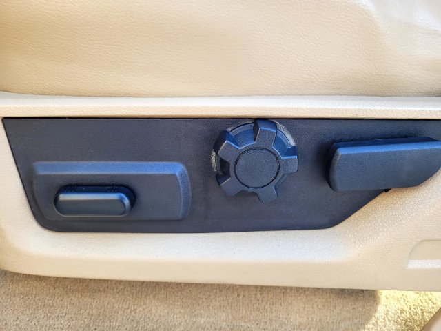 Used 2010 Ford F250 4x4 Crew Cab Super Duty image 11