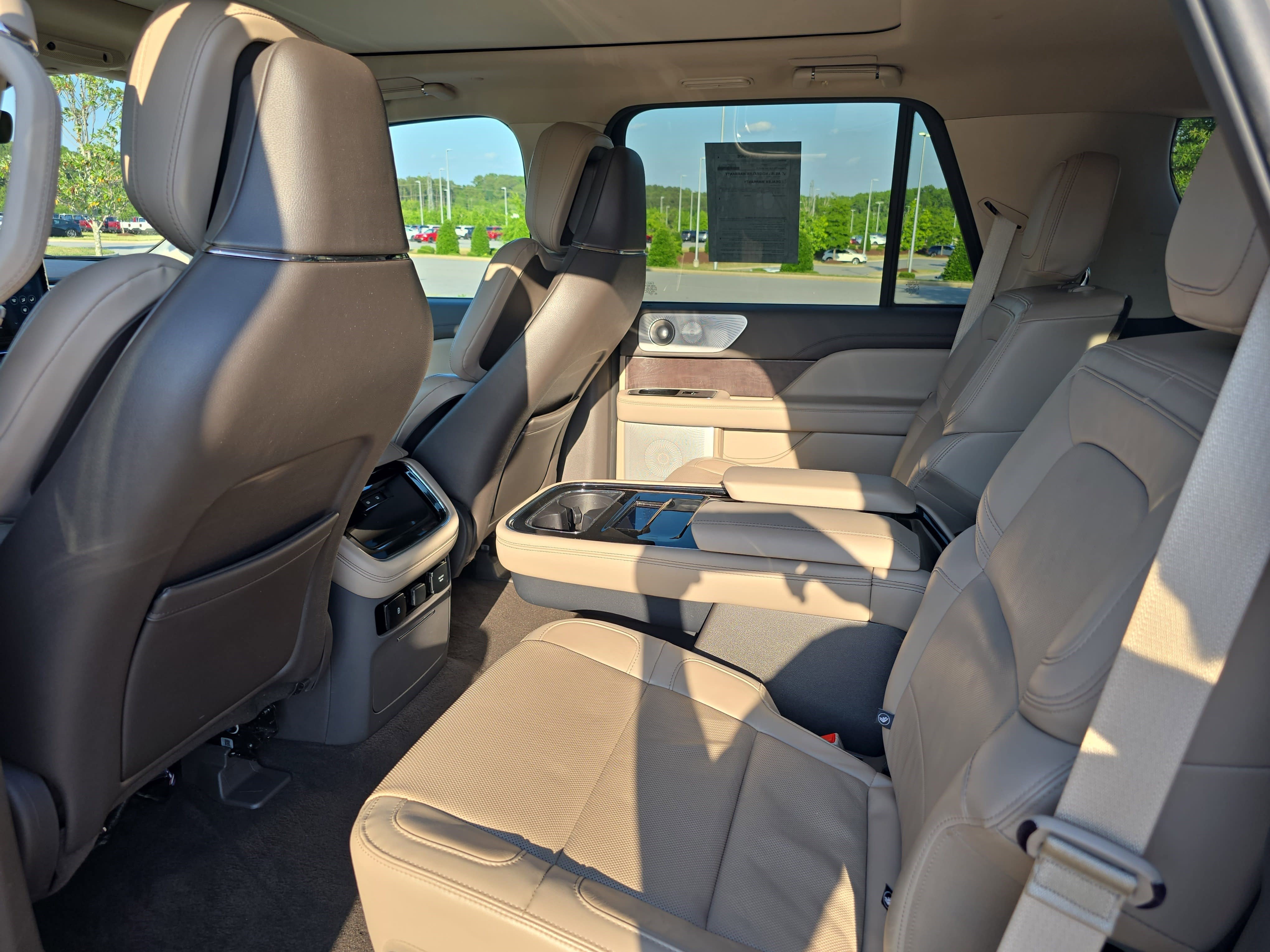 Used 2023 Lincoln Navigator Reserve AWD/4WD image 14