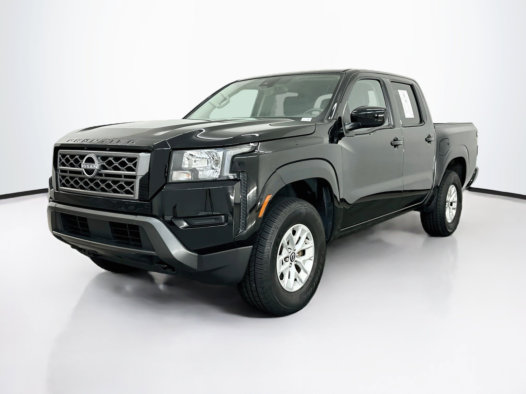 Used 2024 Nissan Frontier SV AWD/4WD image 3