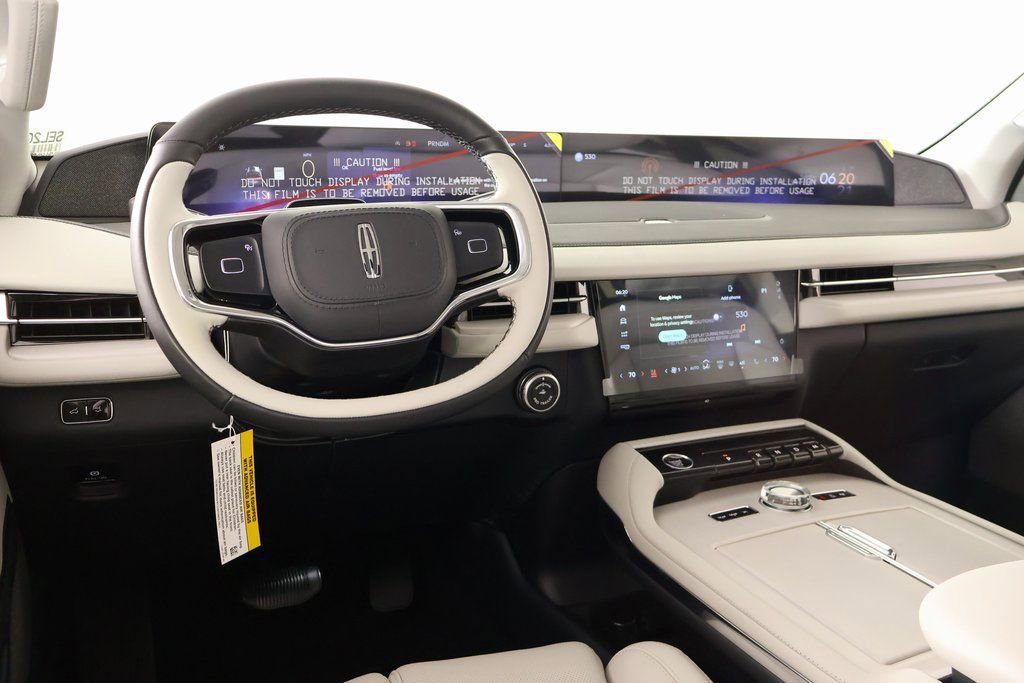 New 2025 Lincoln Navigator Reserve image 2