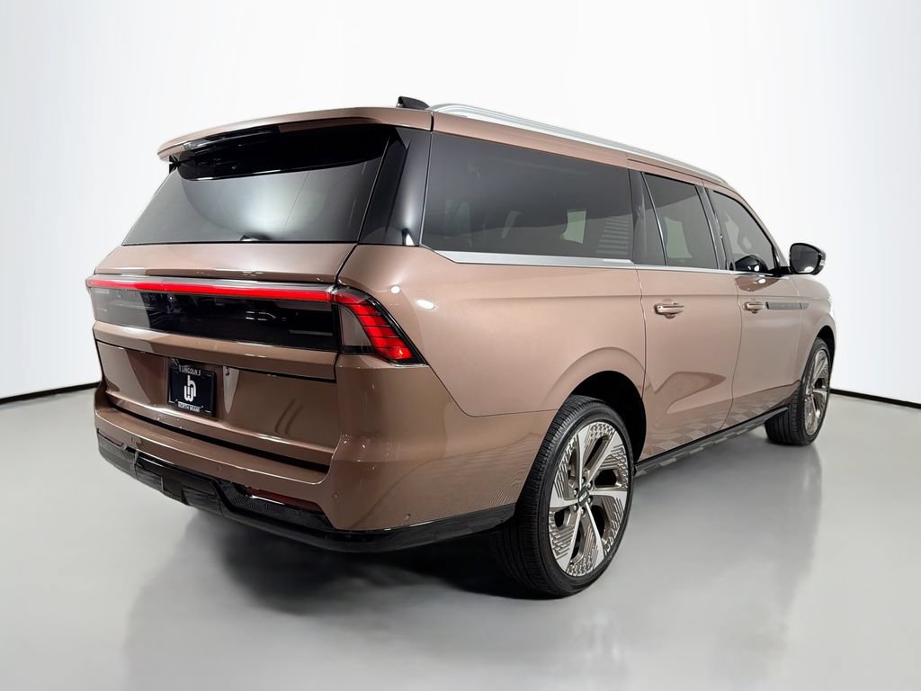 Used 2025 Lincoln Navigator L Black Label AWD/4WD image 5