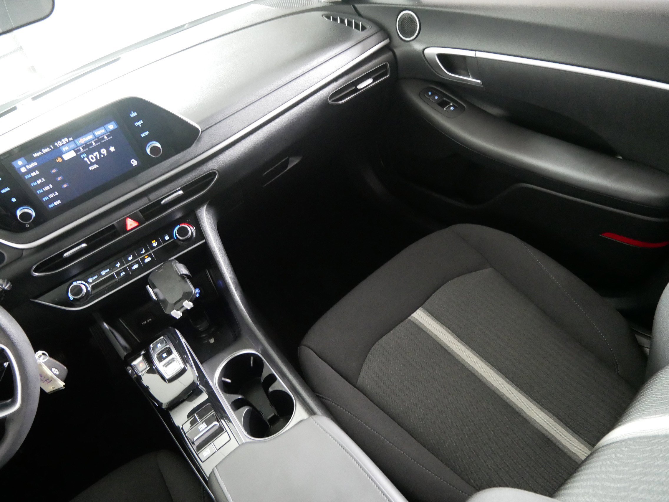 Used 2023 Hyundai Sonata SE image 11