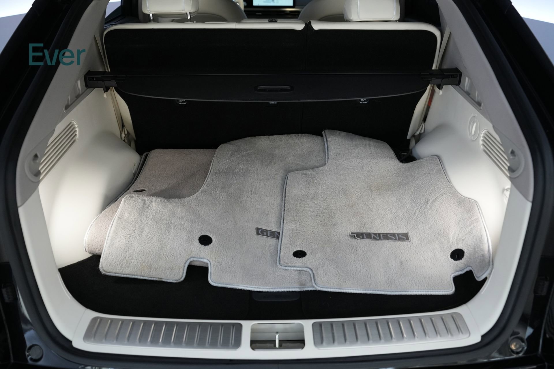 Used 2023 Genesis GV60 Advanced w/ Cargo Package image 8