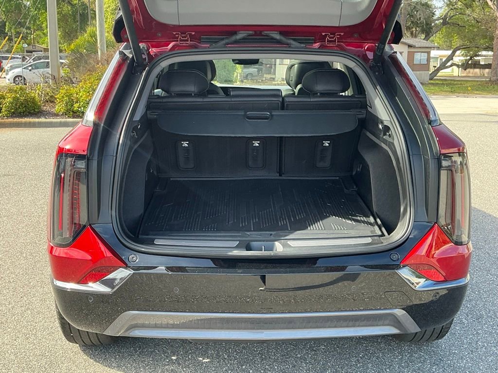 Used 2025 Cadillac Optiq Sport 2 w/ LPO, Floor Liner Package image 18