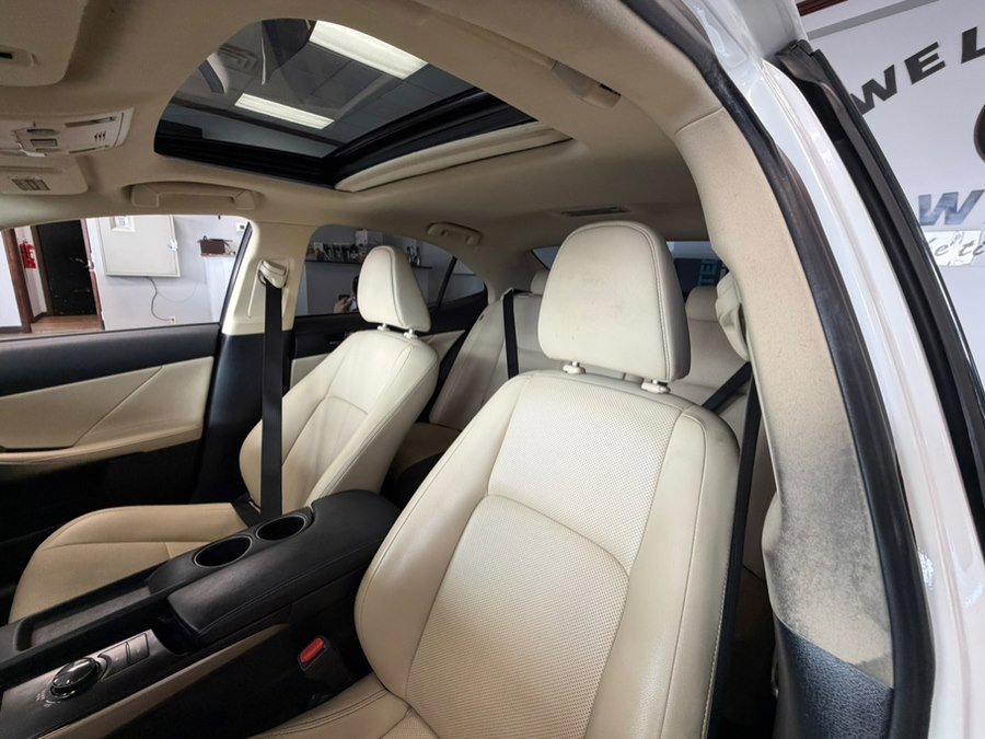 Used 2014 Lexus IS 250 w/ Premium Package RWD image 14