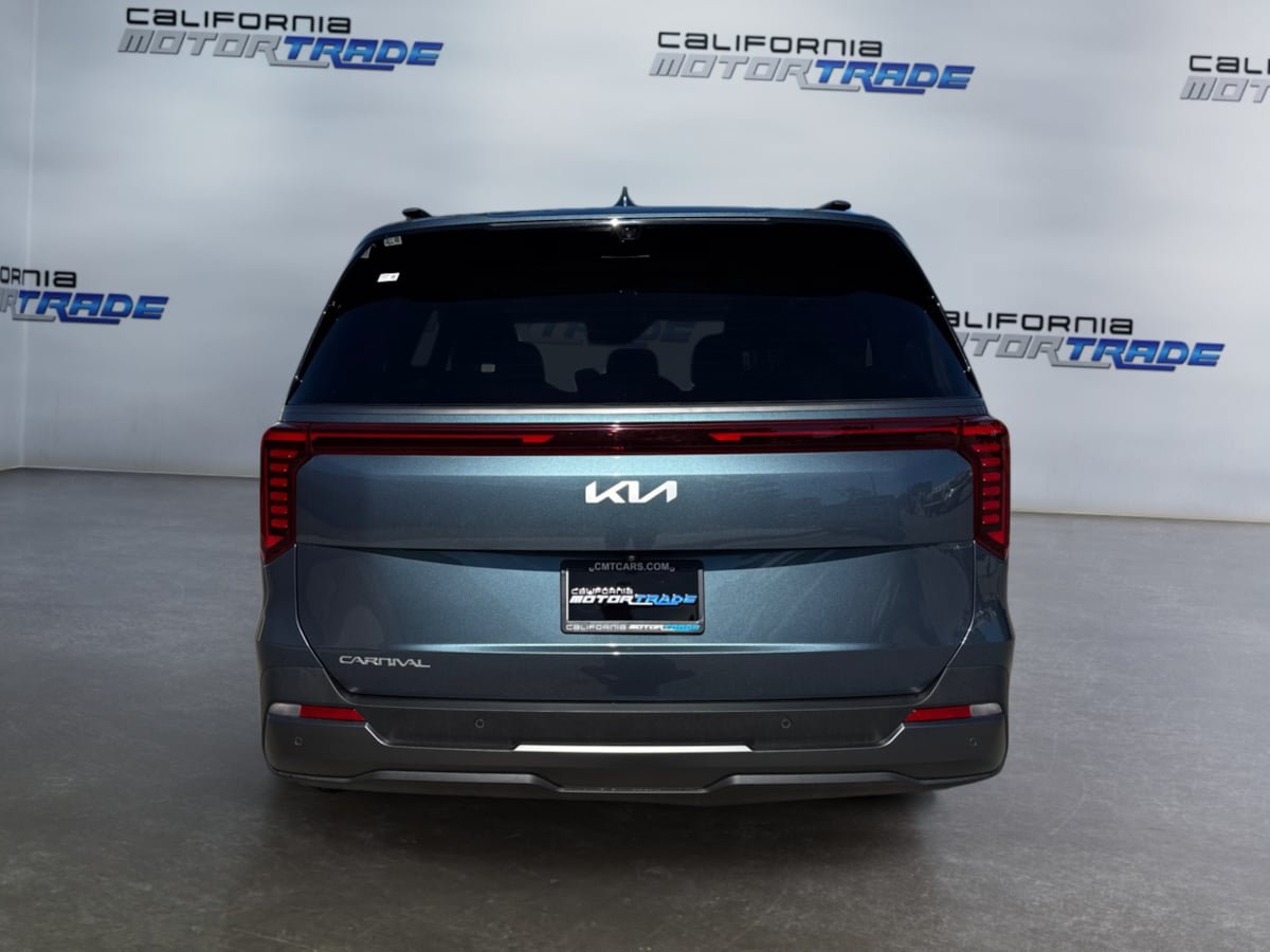 Used 2025 Kia Carnival SX Prestige FWD image 6