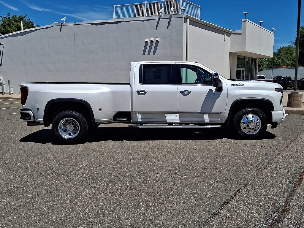 Used 2024 Chevrolet Silverado 3500 High Country w/ High Country Premium Package AWD/4WD image 10