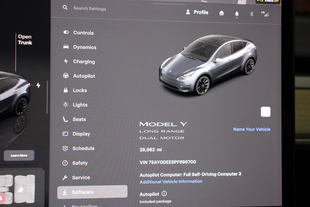 Used 2023 Tesla Model Y Long Range AWD/4WD image 27