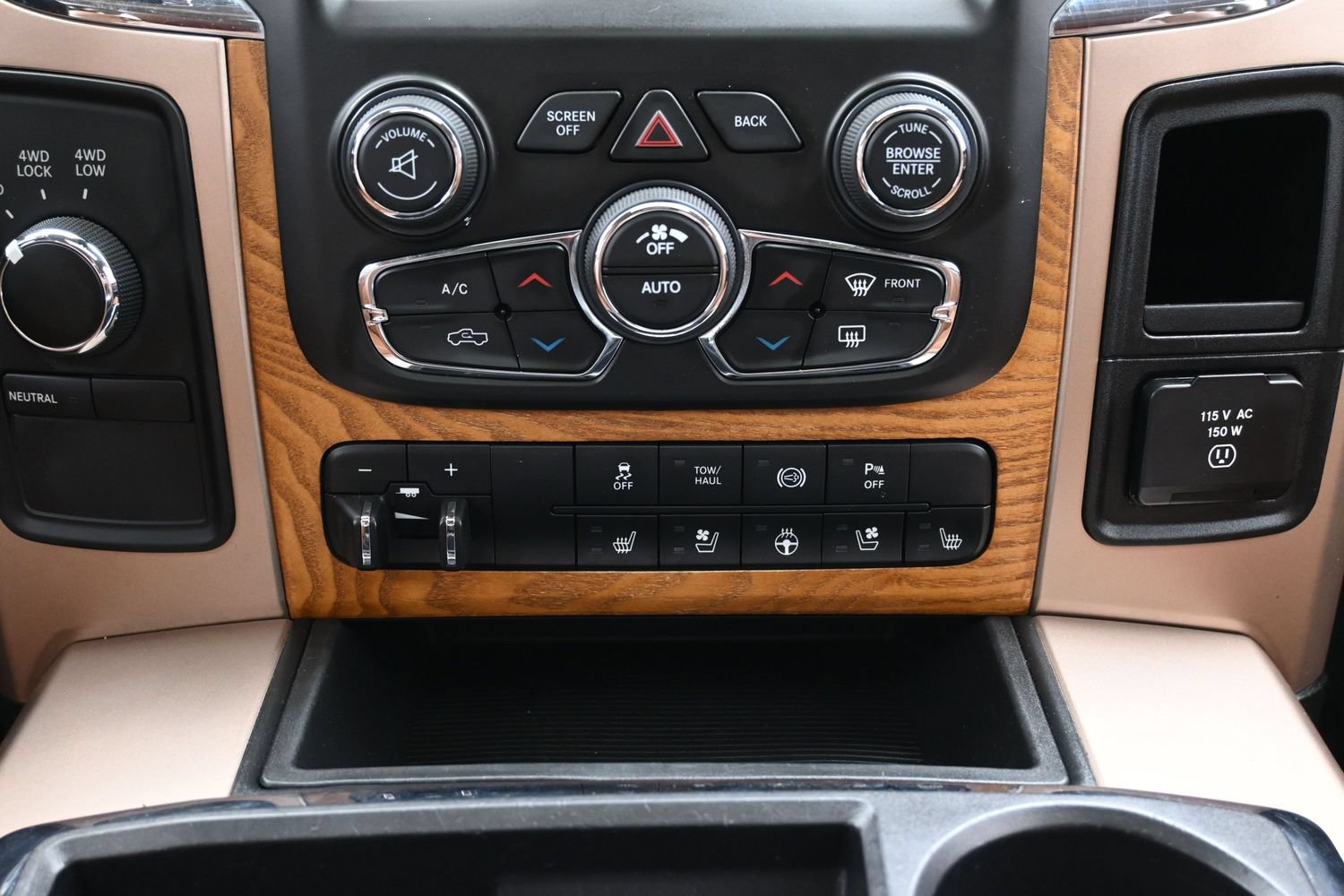 Used 2015 RAM 2500 Longhorn w/ Convenience Group AWD/4WD image 40
