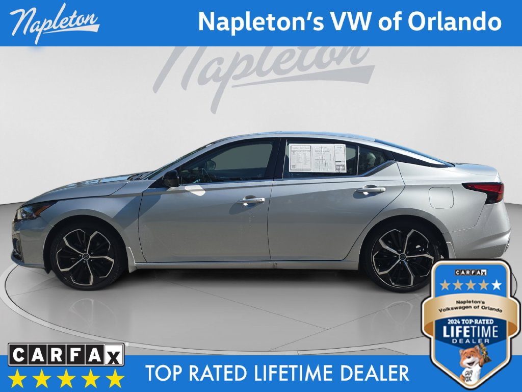 Used 2024 Nissan Altima 2.5 SR w/ SR Premium Package FWD image 2