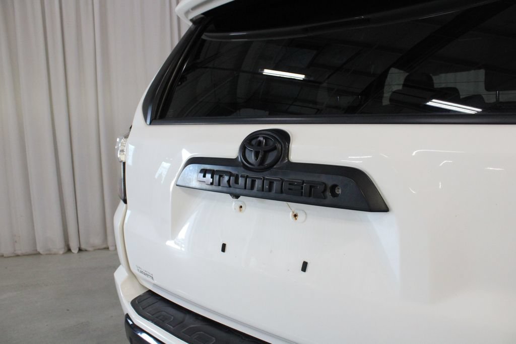 Used 2015 Toyota 4Runner TRD Pro AWD/4WD image 30