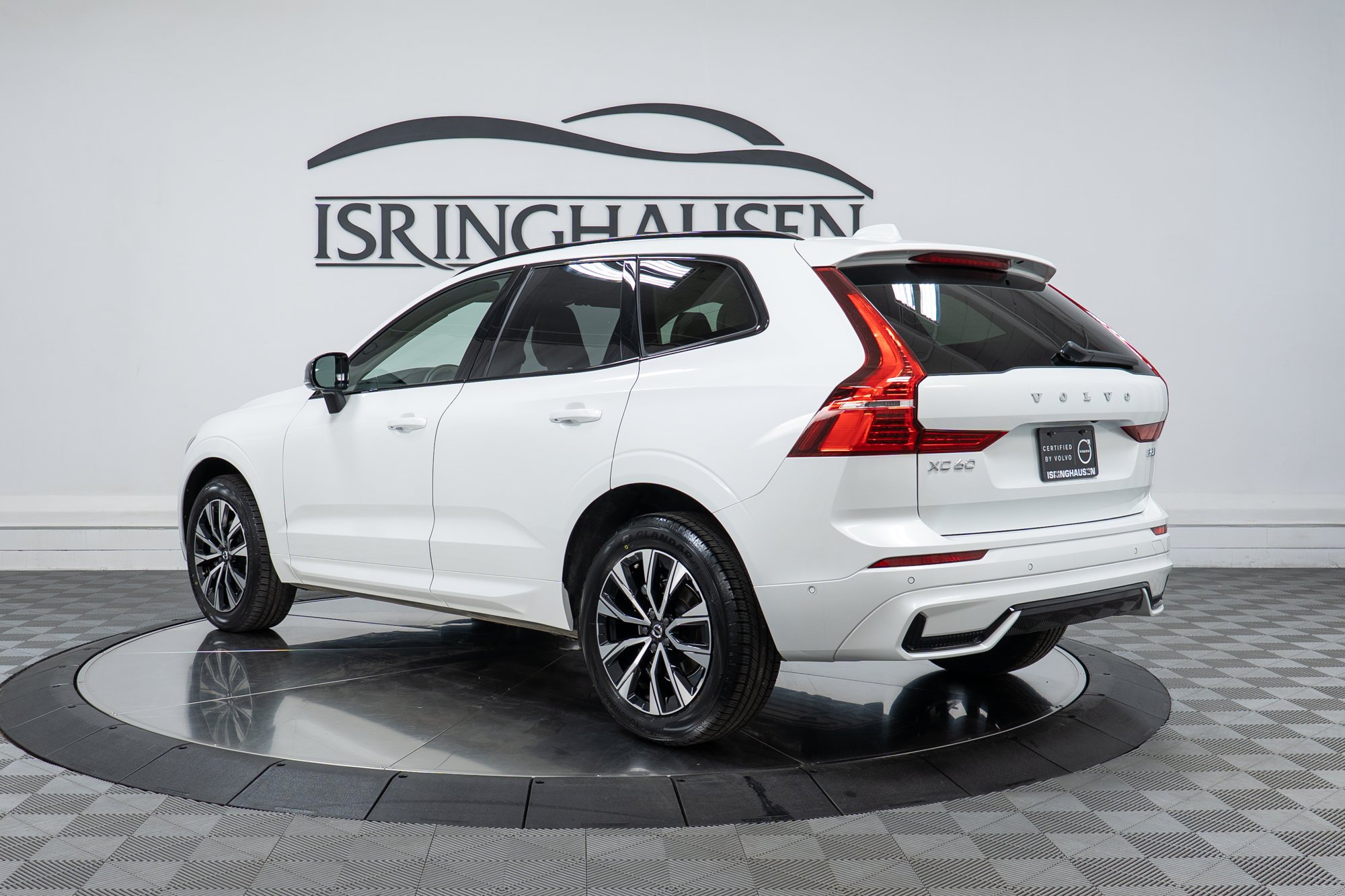 Certified 2025 Volvo XC60 B5 Plus AWD/4WD image 7