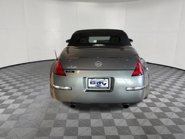 Used 2005 Nissan 350Z Grand Touring RWD image 8