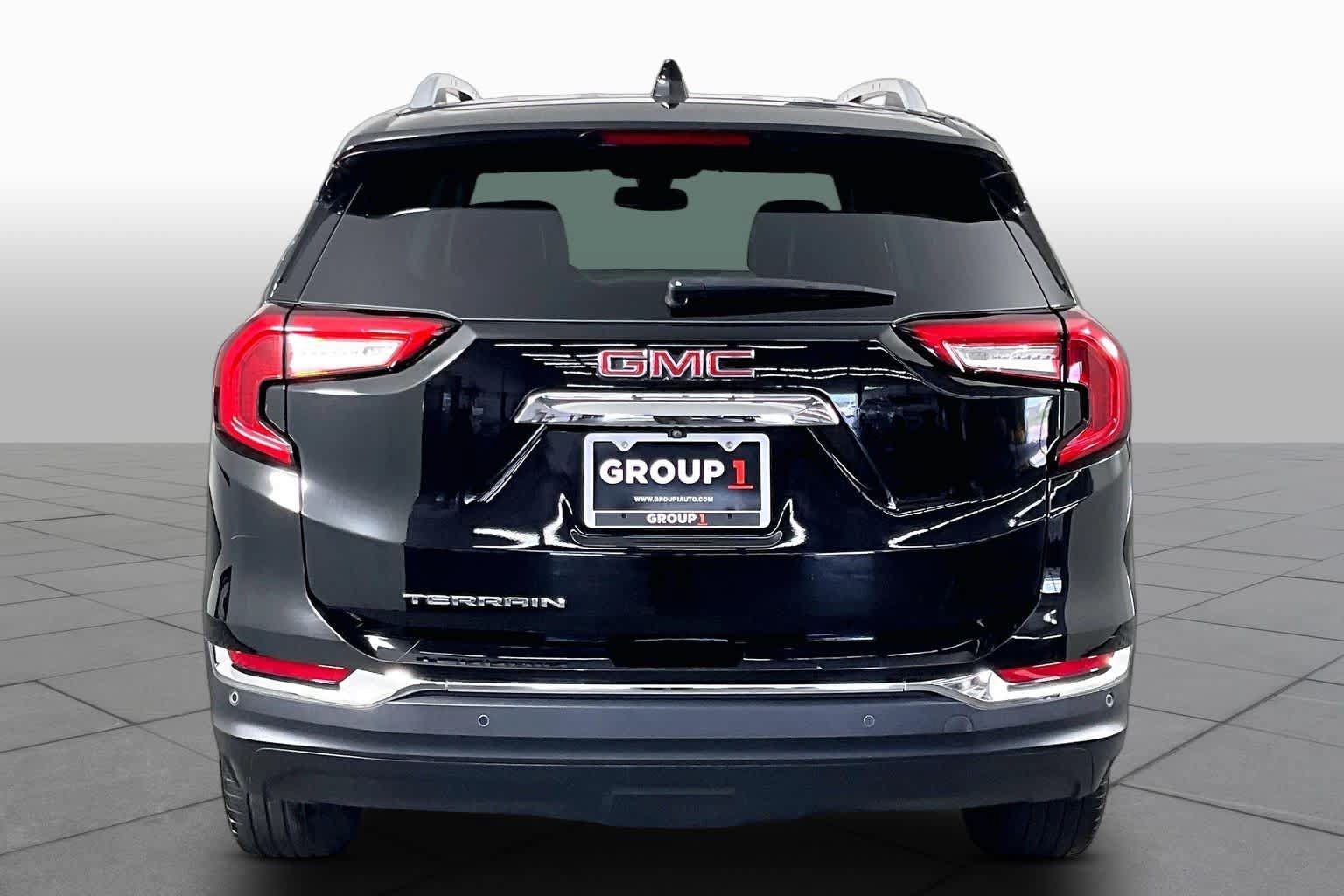 Certified 2024 GMC Terrain SLT FWD image 5
