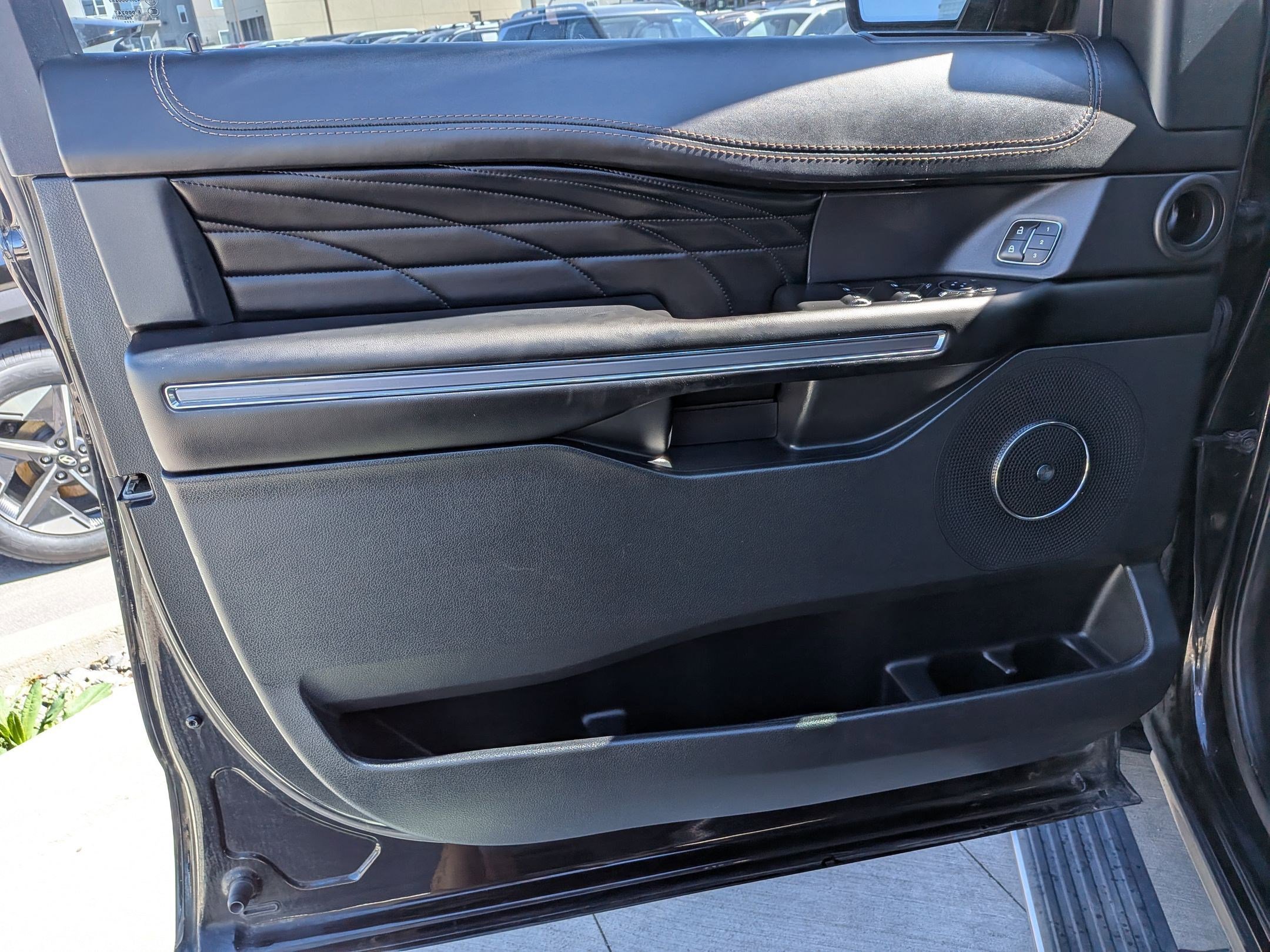 Used 2020 Ford Expedition Platinum image 13