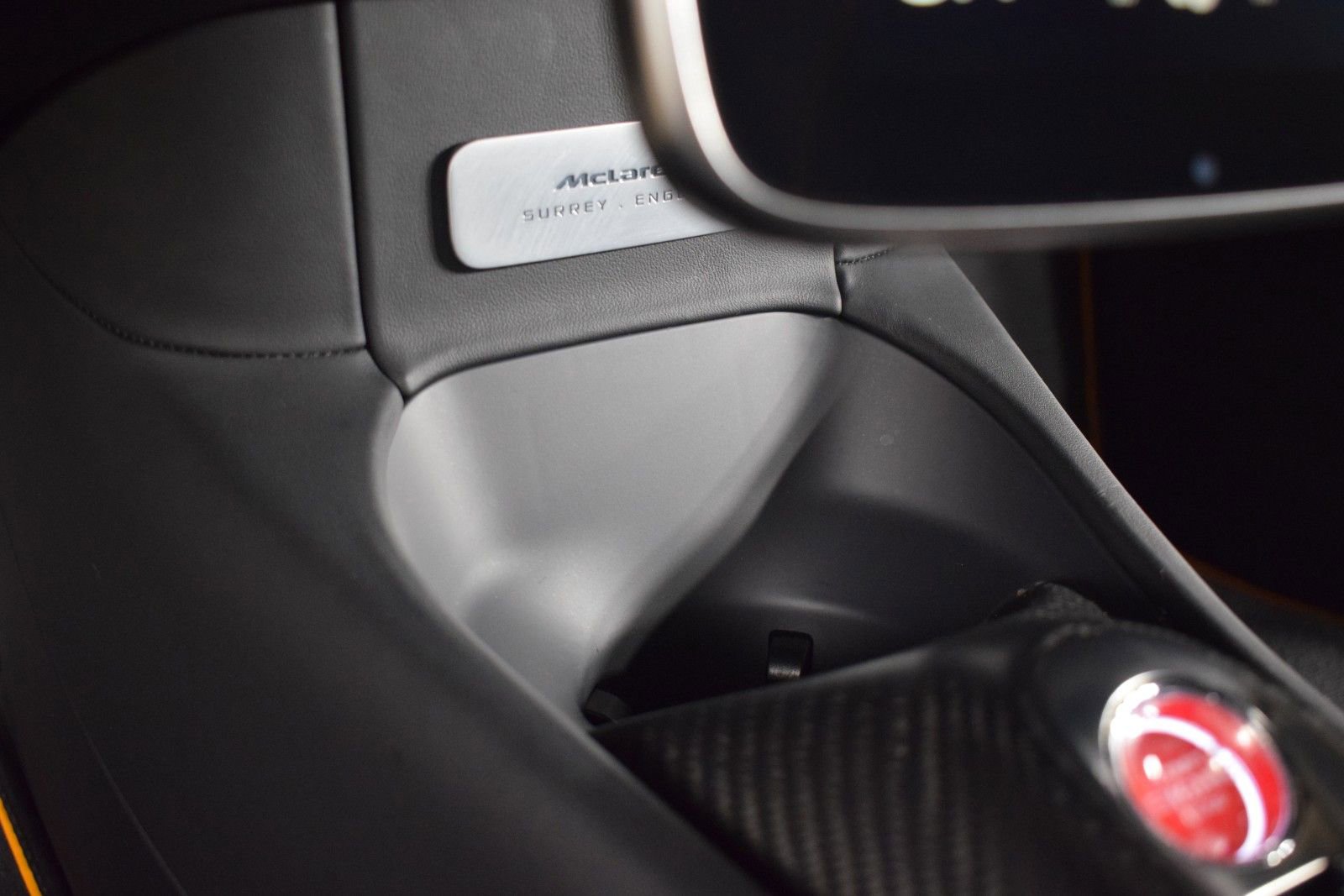 Used 2024 McLaren Artura image 27