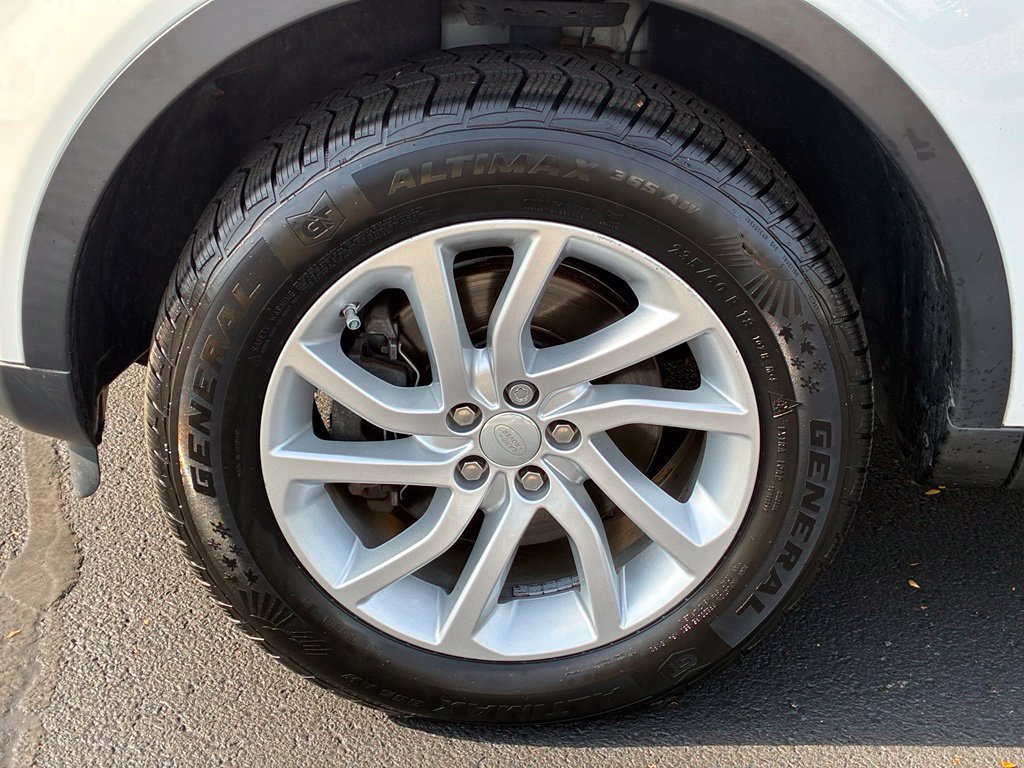 Used 2017 Land Rover Discovery Sport HSE AWD/4WD image 15