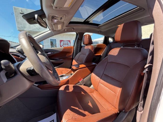 Used 2016 Chevrolet Malibu Premier w/ Driver Confidence Package FWD image 17