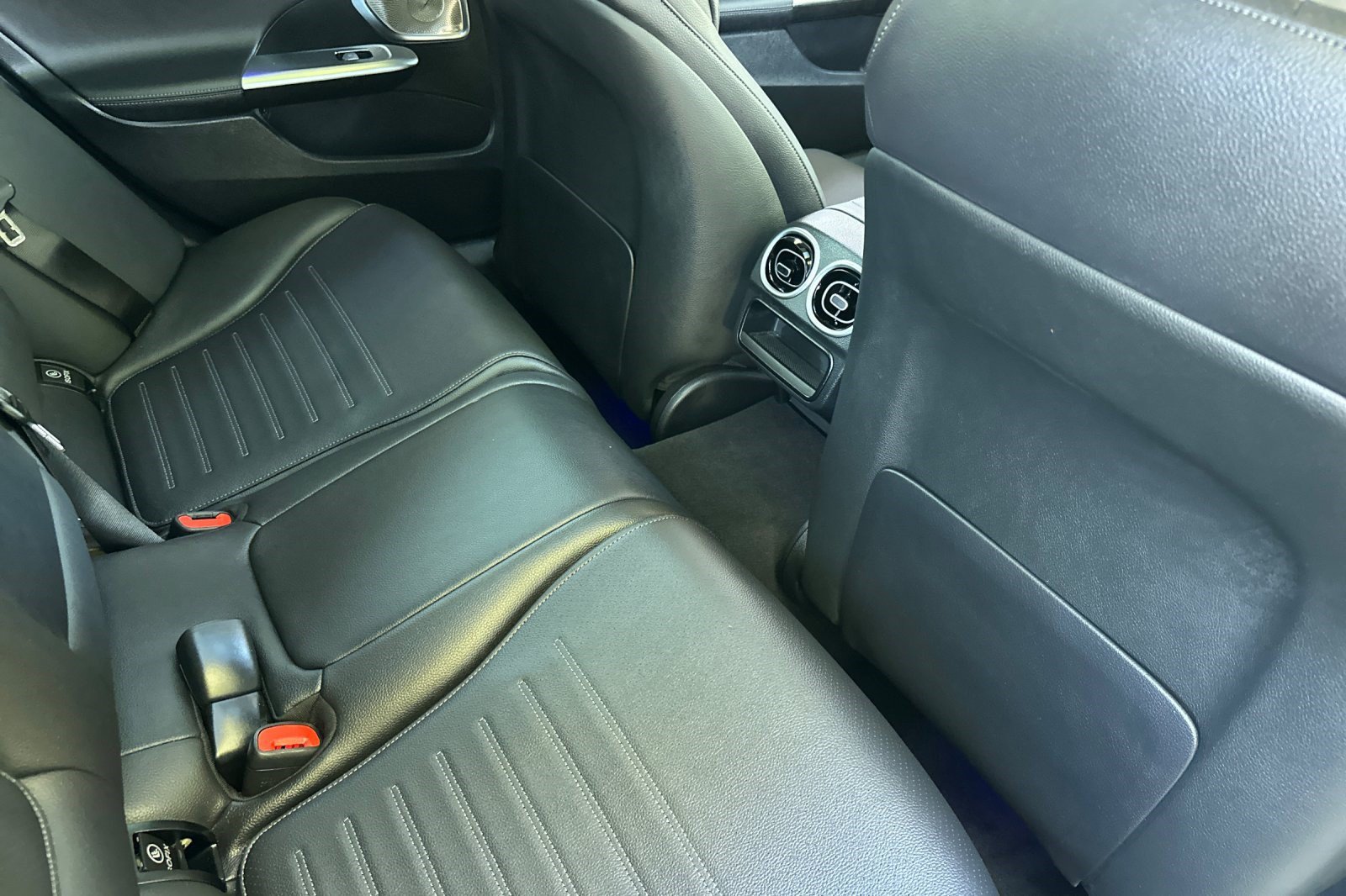 Certified 2024 Mercedes-Benz C 300 Sedan image 34