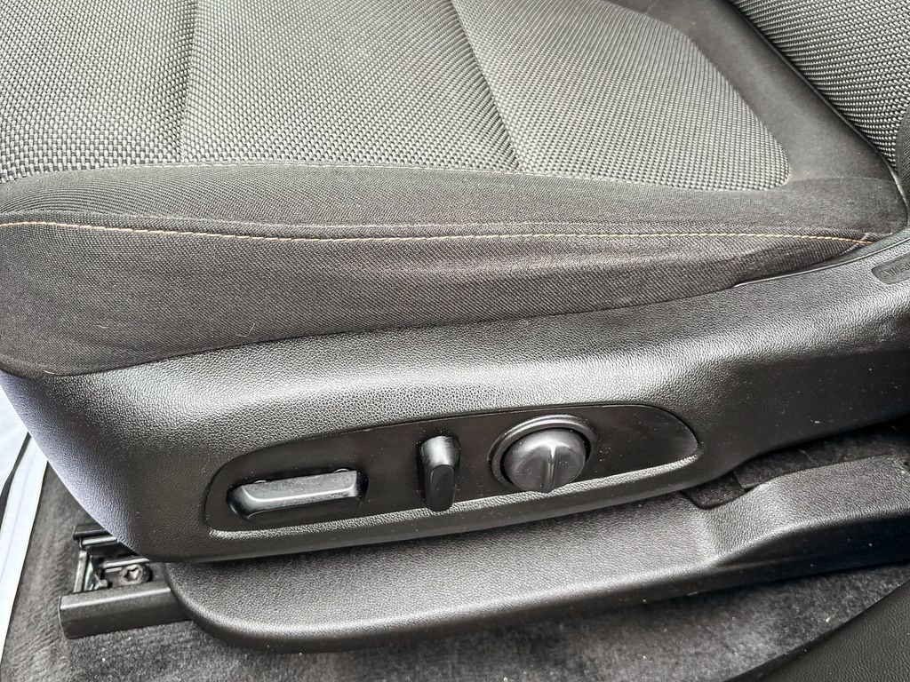 Used 2021 Chevrolet Traverse LT image 19