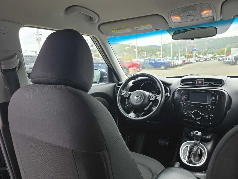 Used 2017 Kia Soul + FWD image 10