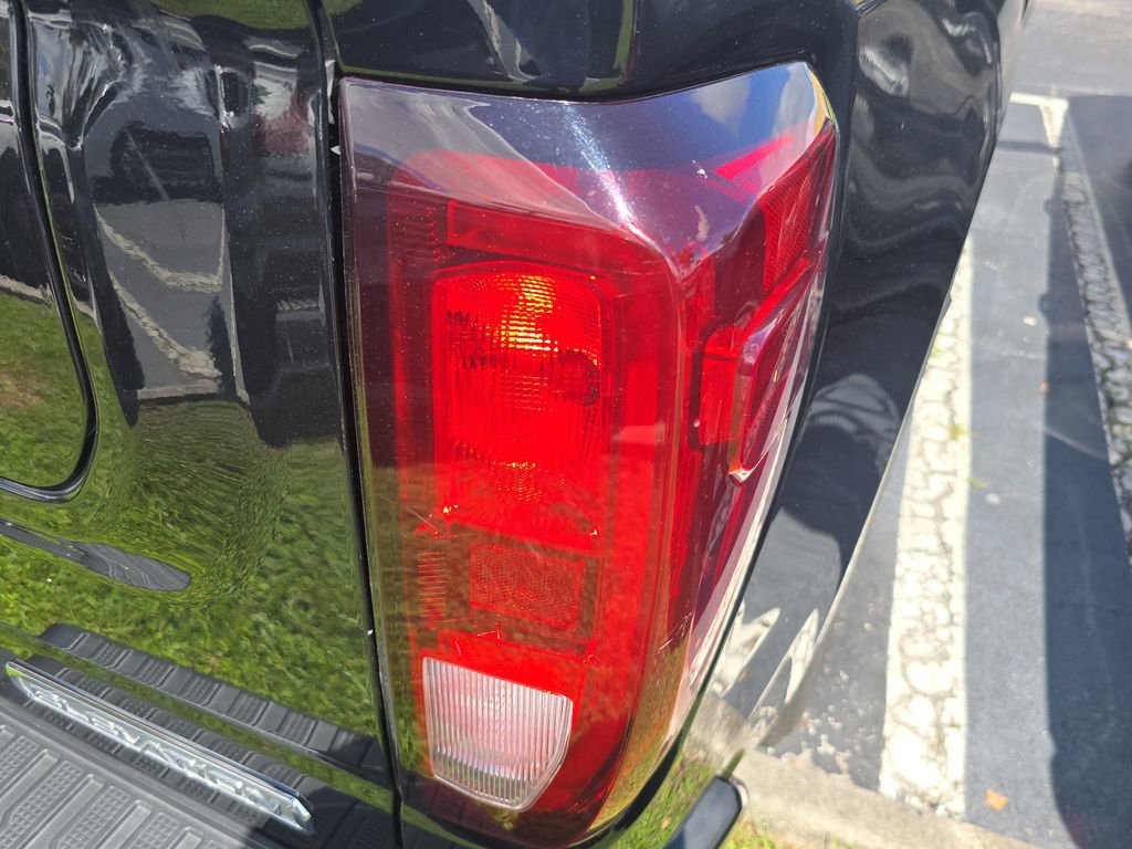 Used 2022 GMC Sierra 1500 Elevation image 5