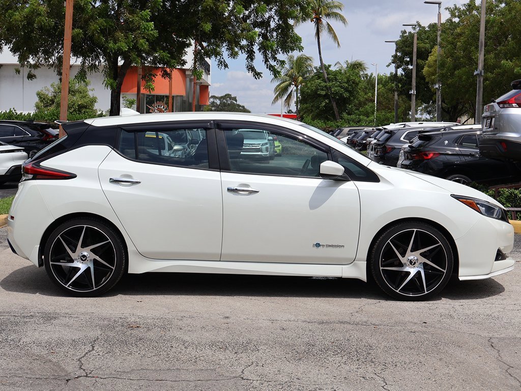 Used 2018 Nissan Leaf SV w/ SV Technology Package image 16
