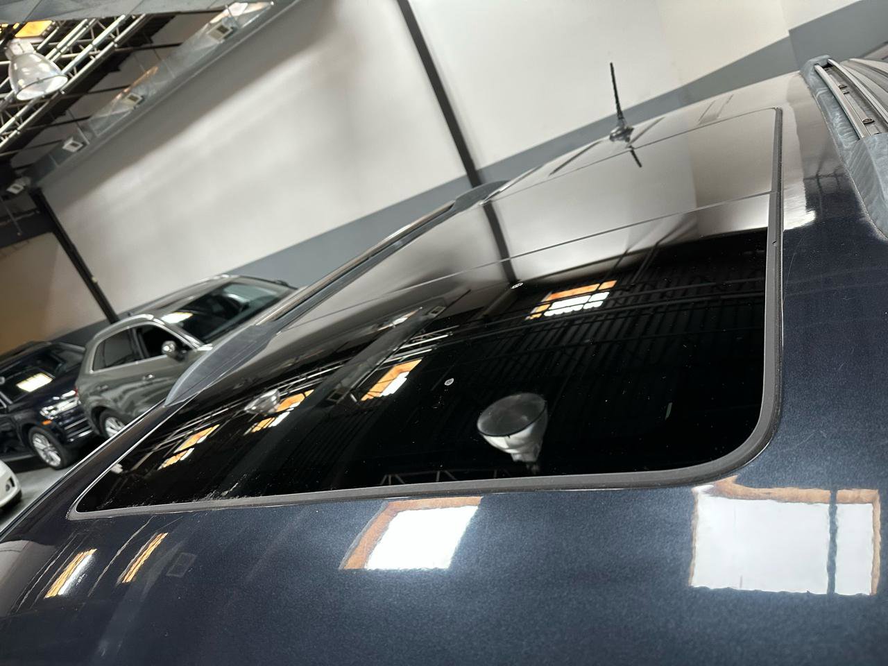 Used 2013 Jeep Grand Cherokee Overland w/ Advance Technology Group image 21