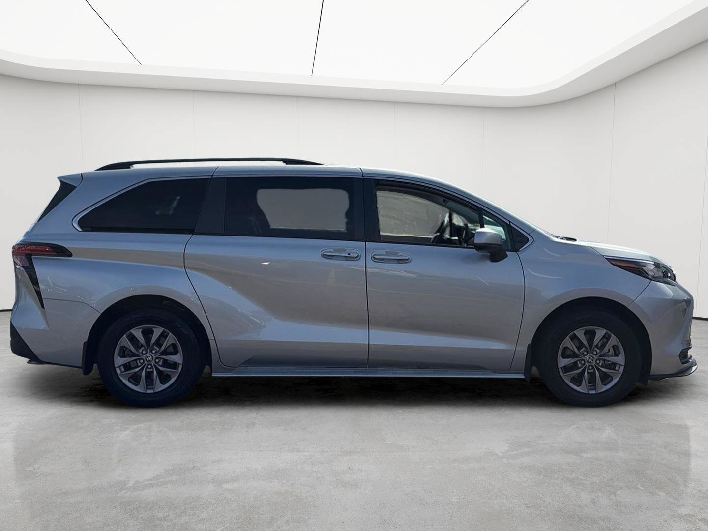 Used 2022 Toyota Sienna LE AWD/4WD image 10