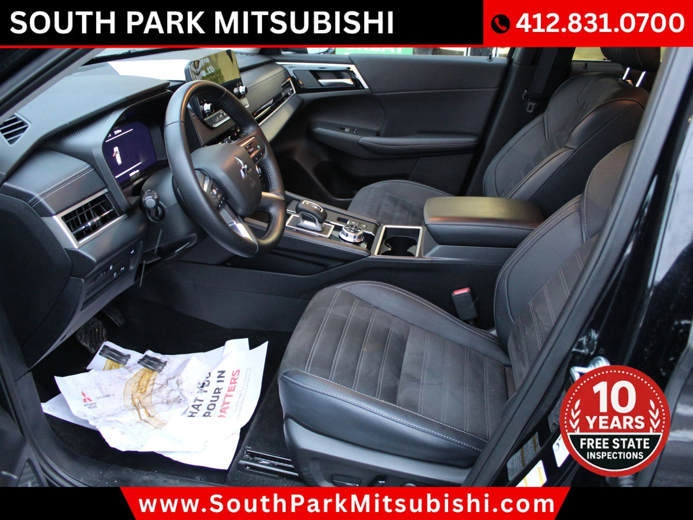 Used 2025 Mitsubishi Outlander SE image 16