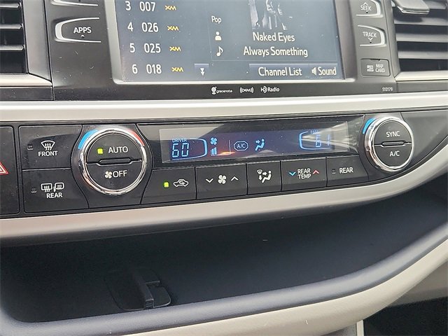 Used 2018 Toyota Highlander XLE image 16