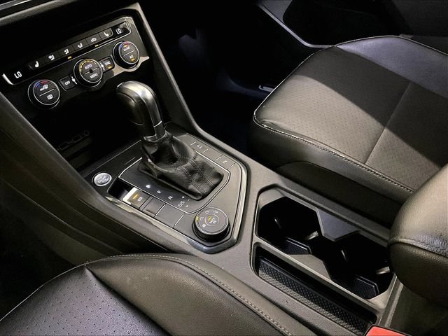 Used 2019 Volkswagen Tiguan SEL Premium R-Line AWD/4WD image 17