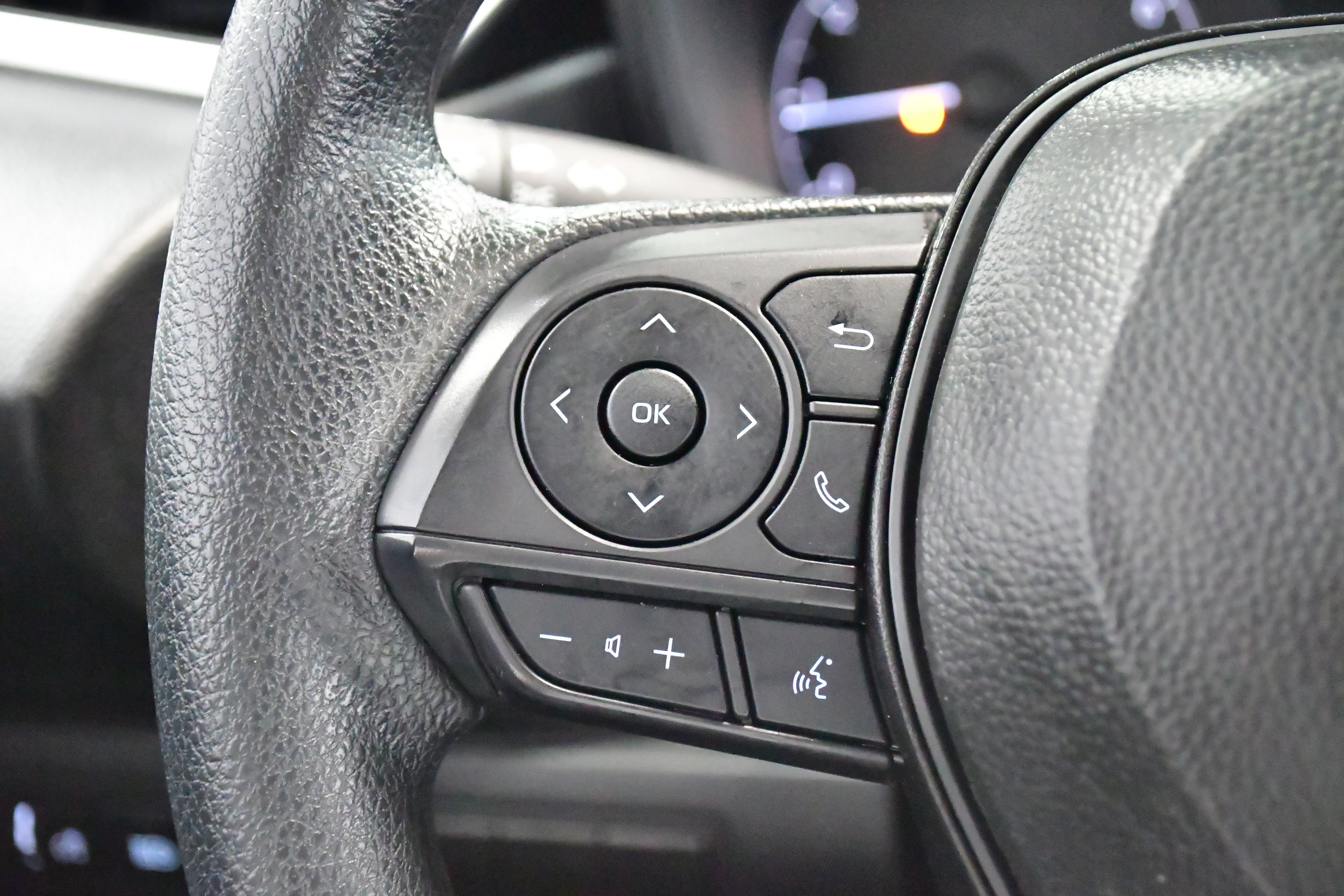 Used 2025 Toyota Corolla LE image 21