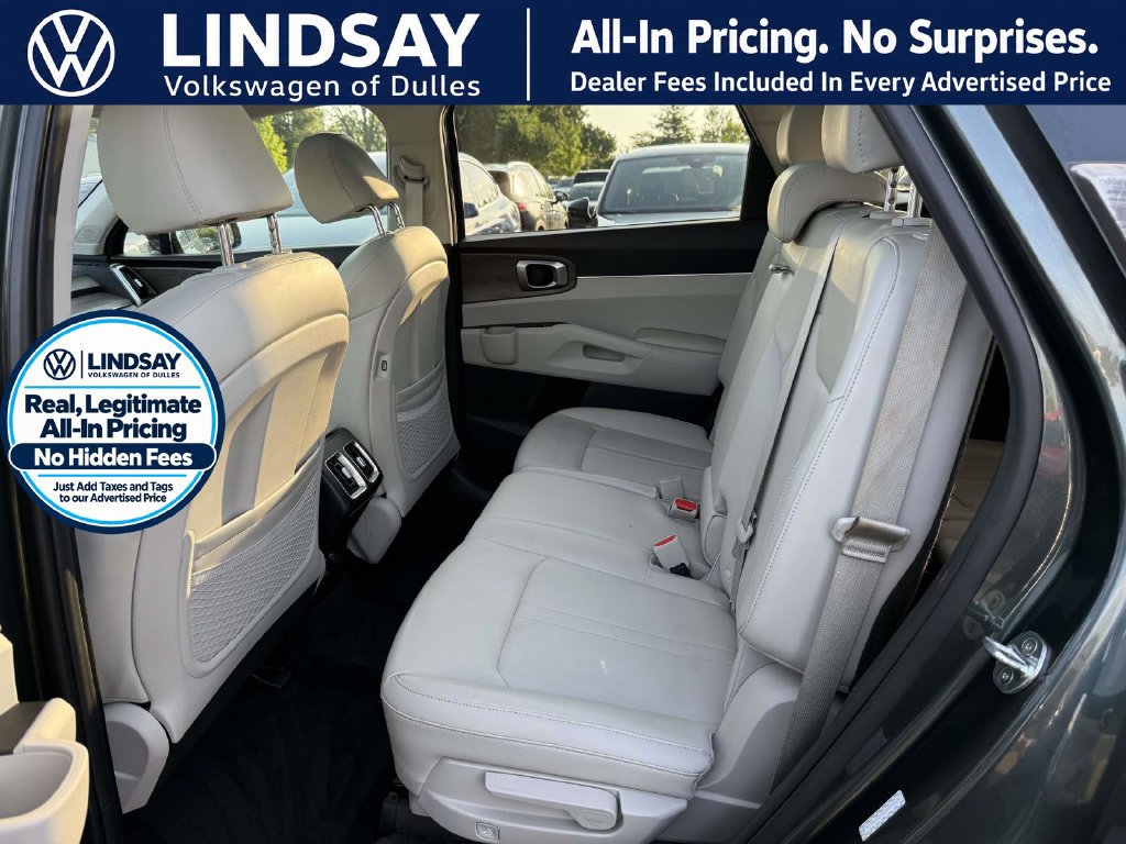 Used 2022 Kia Sorento S w/ Panoramic Sunroof Package AWD/4WD image 15