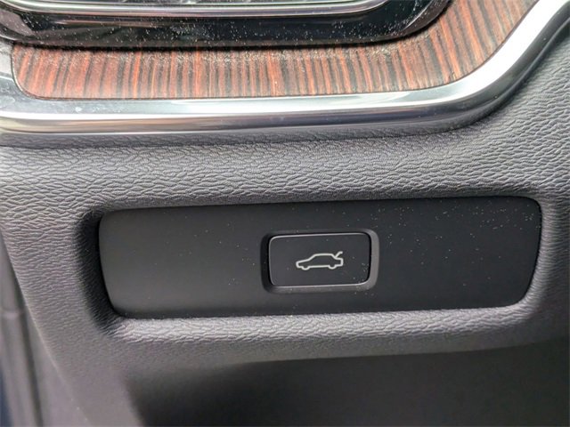 Certified 2024 Volvo V60 B5 Cross Country Plus image 23
