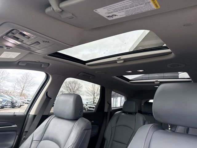 Used 2021 Buick Enclave Essence w/ Sound and Sites Package image 28