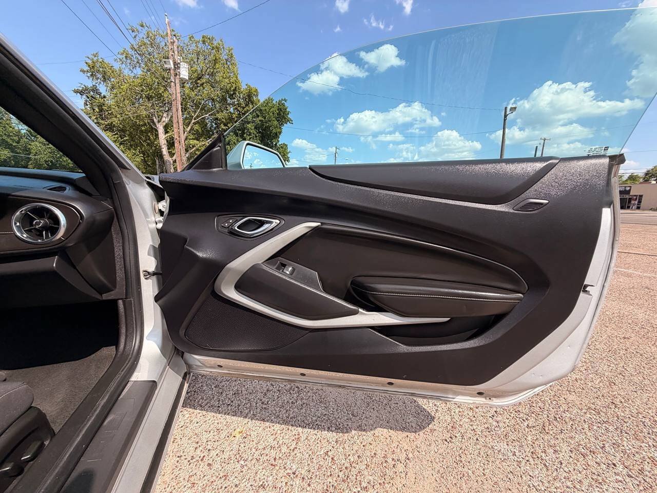 Used 2016 Chevrolet Camaro LT RWD image 14
