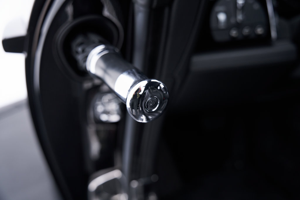 Used 2015 Rolls-Royce Wraith RWD image 40