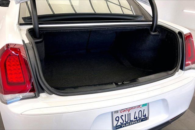 Used 2023 Chrysler 300 Touring w/ Sport Appearance Package RWD image 27