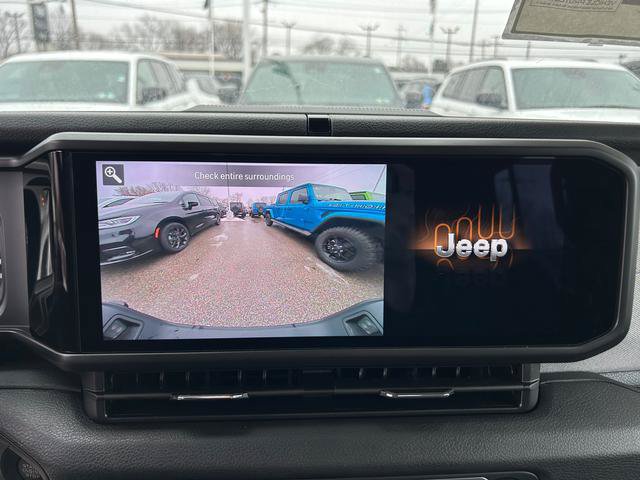 New 2025 Jeep Gladiator Sport AWD/4WD image 18