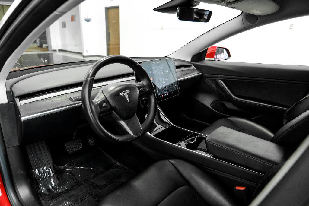 Used 2018 Tesla Model 3 Long Range RWD image 3