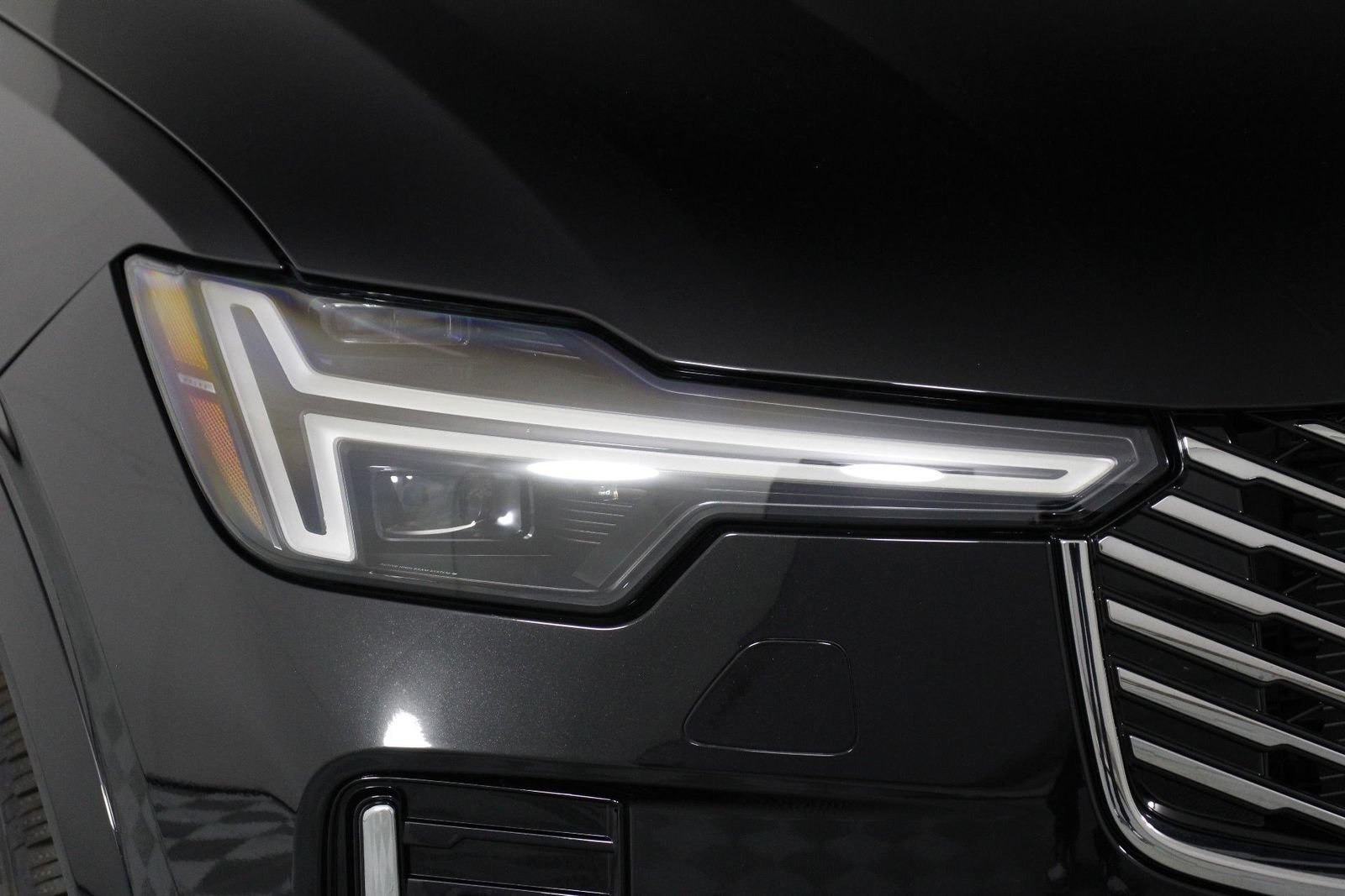 New 2026 Volvo XC90 T8 Plus AWD/4WD image 14