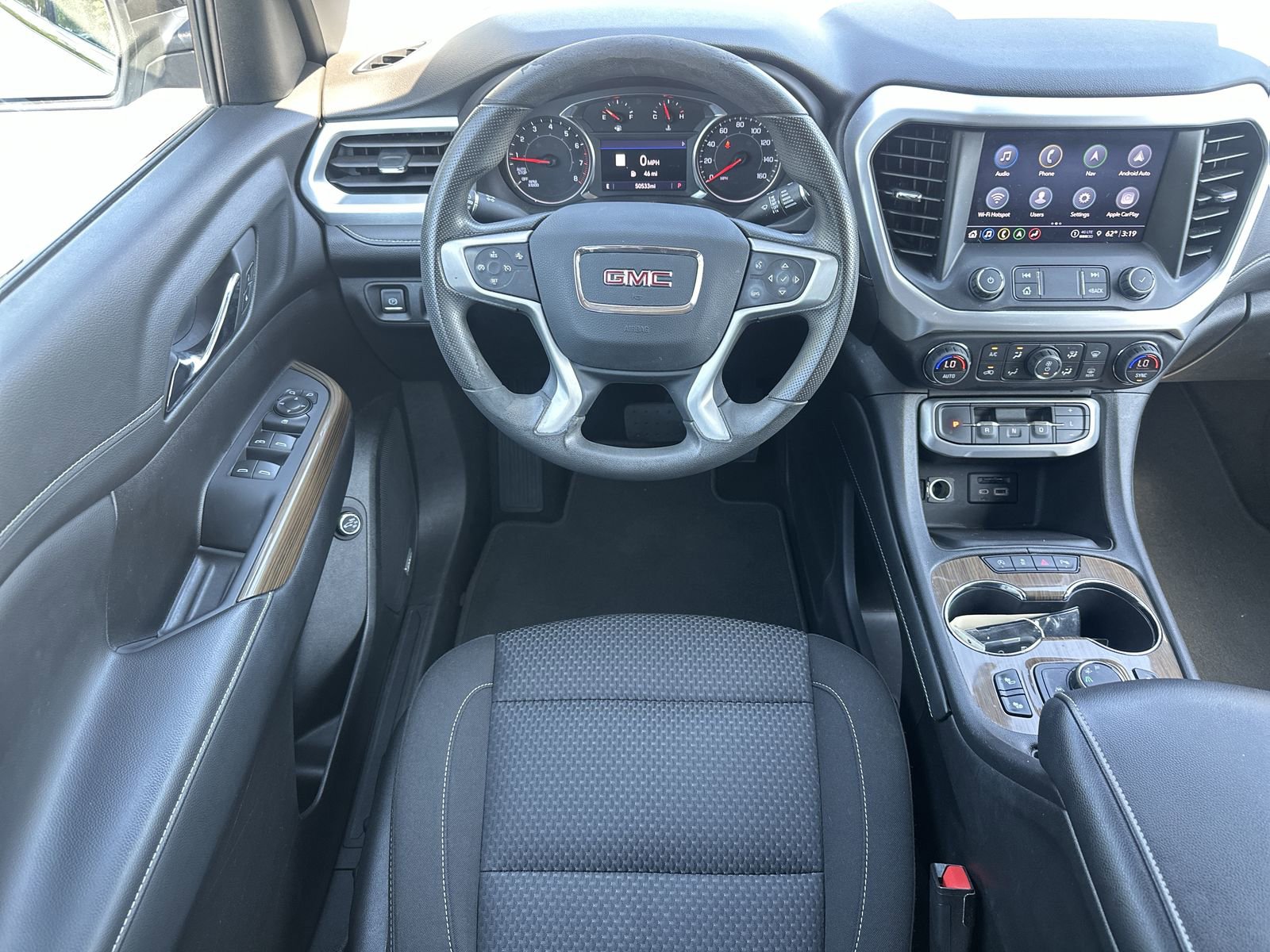 Used 2022 GMC Acadia SLE w/ Driver Convenience Package FWD image 17