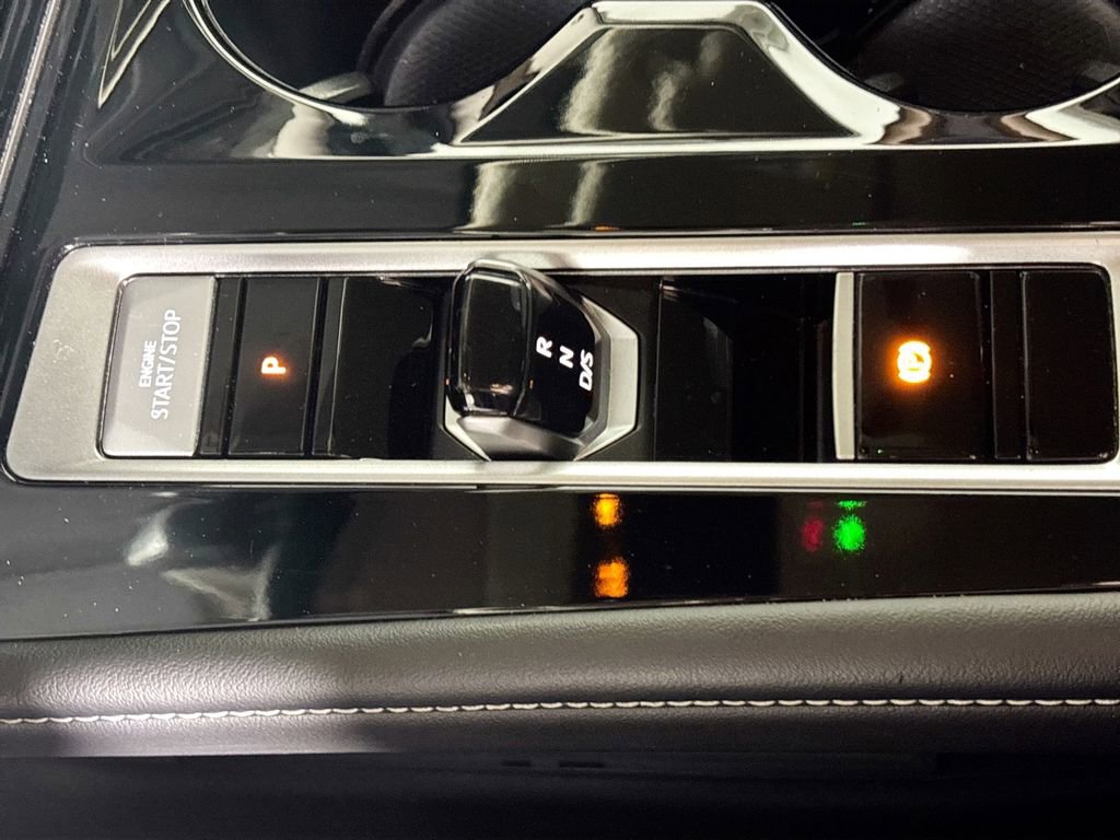 Certified 2024 Volkswagen Atlas SE image 17