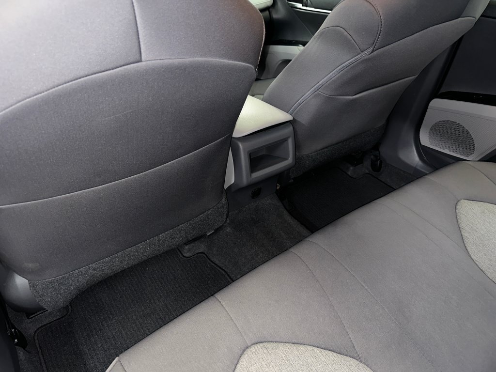 Used 2020 Toyota Camry LE FWD image 17