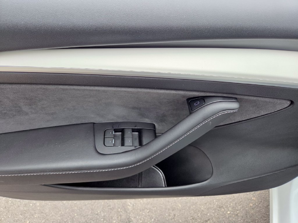 Used 2023 Tesla Model 3 Standard Range RWD image 23