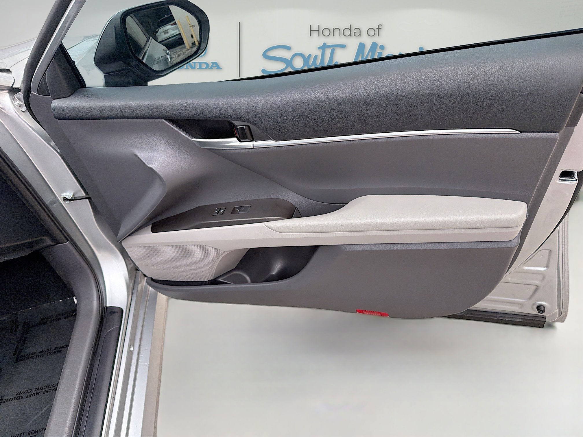 Used 2024 Toyota Camry LE FWD image 32