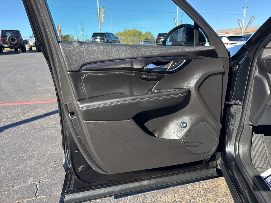 Used 2023 Buick Envision Essence w/ Sport Touring Package image 12